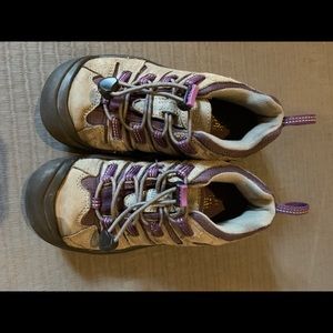 Keen girl shoes